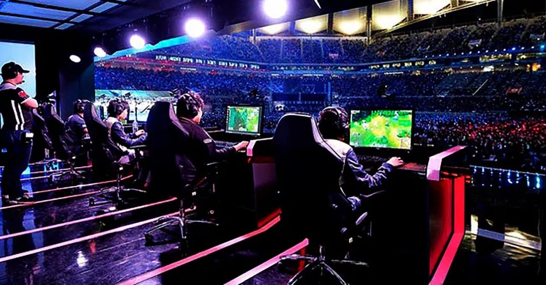 的锋线尖刀 的锋线尖刀